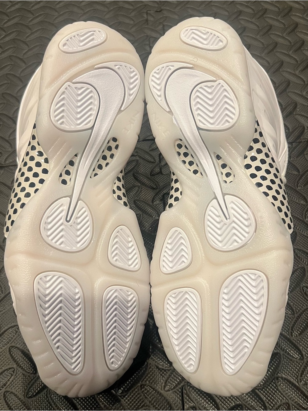 Nike Little Posite One GS ‘Triple White’ HQ1959-100 Size 7Y - Picture 7 of 9